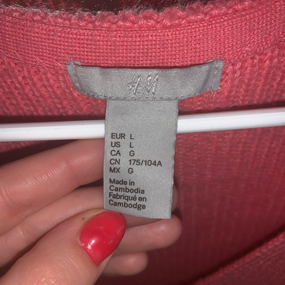 H&M Deep V Sweater - Picture 2 of 2